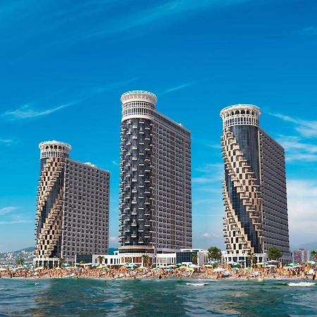 Apartment In Orbi Sea Tower For Rent バトゥーミ エクステリア 写真