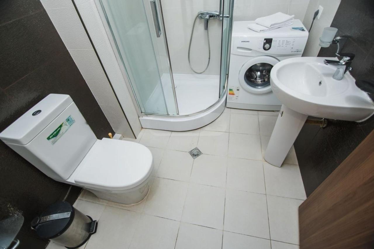 Apartment In Orbi Sea Tower For Rent バトゥーミ エクステリア 写真